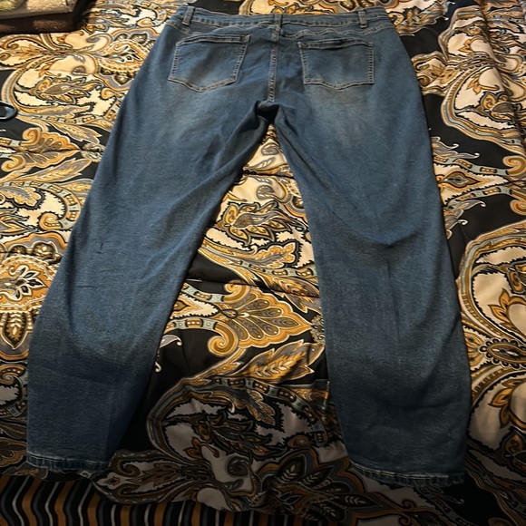 I’m selling blue jeans size 14 - Picture 2 of 2